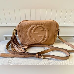 GUCCI Pebbled Calfskin Small Soho Disco Bag Camelia